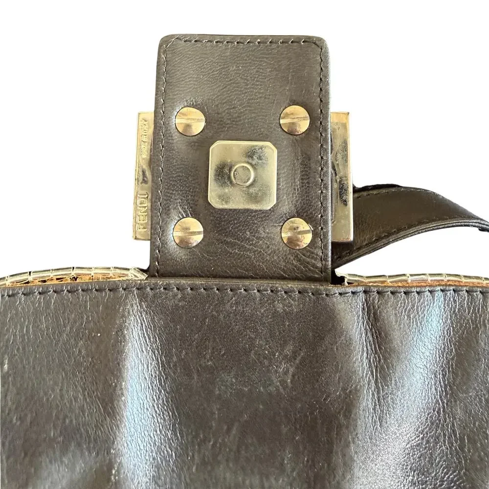 Vintage White Beaded Fendi Baguette Bag - Picture 7 of 13